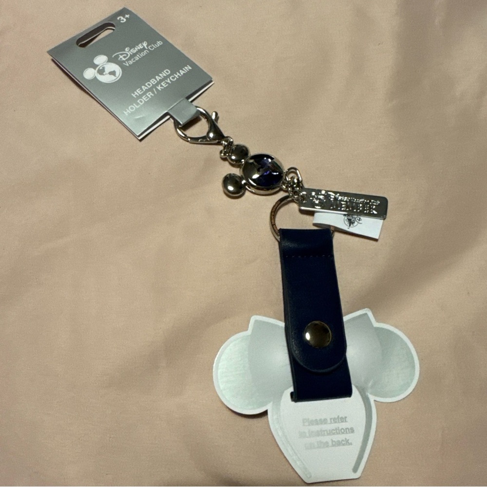 2025 Disney Parks Vacation Club DVC Headband Ears Holder Clip Keychain New